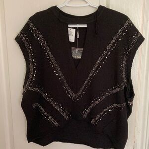 Free People brand new , cotton top with beads. Loose, relaxed fit , oversized.